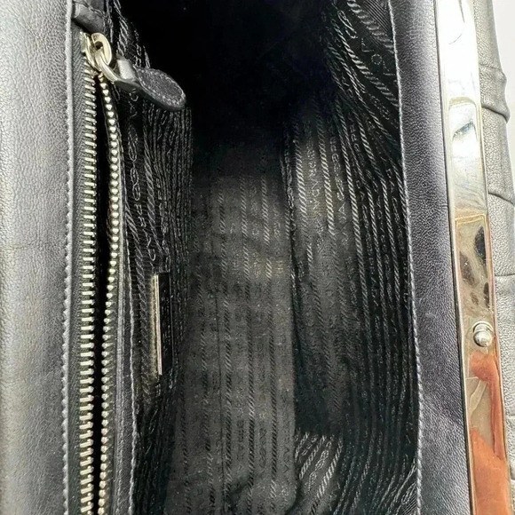 Prada Nappa Guaffre Bag + 🆓 ENTRUPY COA - Picture 14 of 17